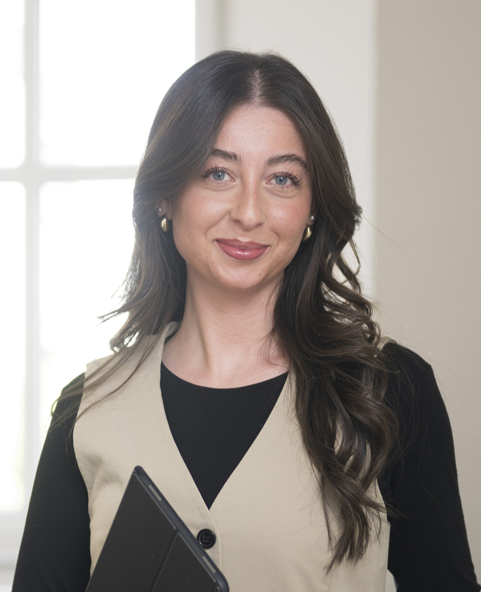 Portrait Foto von Simge Diker