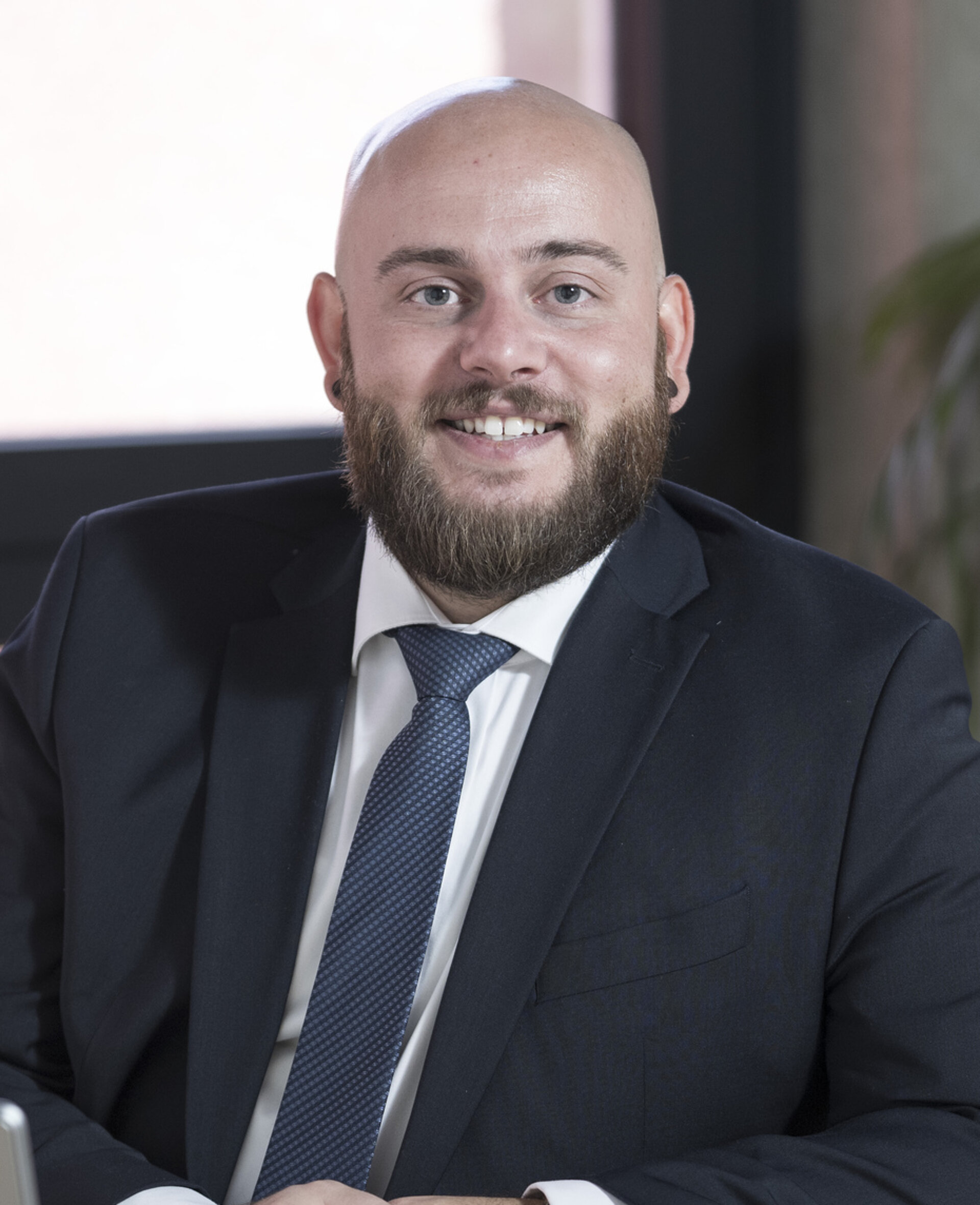 Portraitfoto Nico Schröbler